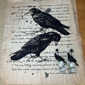 Black and Gray Bird Print Tapestry